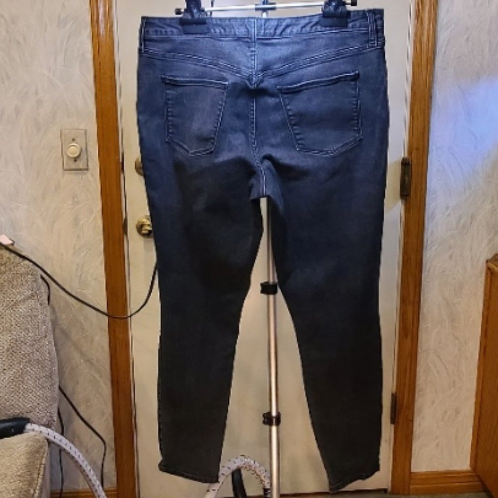 Universal Thread High Rise Jegging - Picture 5 of 10